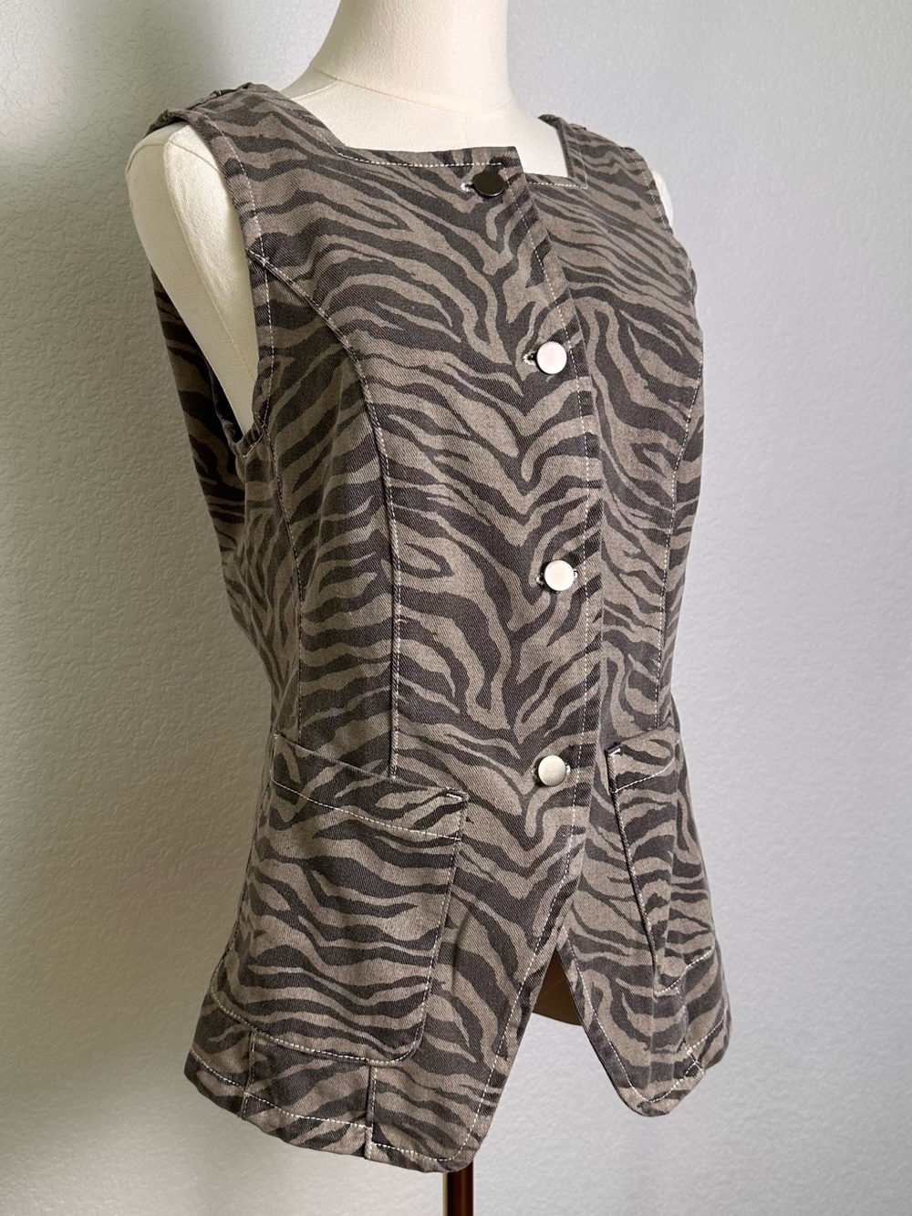 Listicle Beige and Black Patterned Women's Jeans